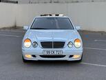 Mercedes E 240-11