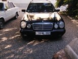 Mercedes E 240-1