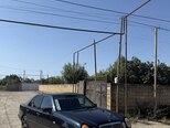 Mercedes E 240-1
