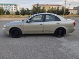 Nissan Sunny-5