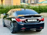 Hyundai Sonata-12