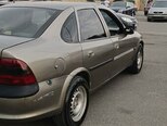 Opel Vectra-4