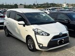Toyota Sienta-1