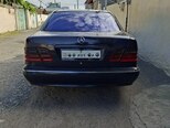Mercedes E 220-2