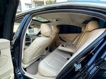 BMW 330e-15