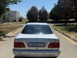 Mercedes E 200-5