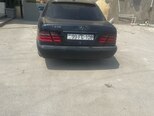 Mercedes E 200-3