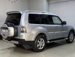 Mitsubishi Pajero-11
