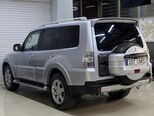 Mitsubishi Pajero-10