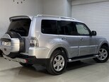 Mitsubishi Pajero-13