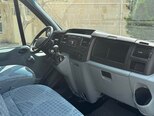 Ford Transit-15