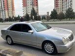 Mercedes E 270-3
