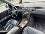 Mercedes E 270-9