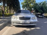 Mercedes E 220-1