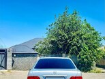 Mercedes E 240-4