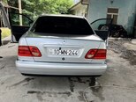 Mercedes E 240-2
