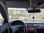Mercedes E 220-12
