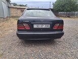 Mercedes E 240-2