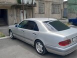 Mercedes E 230-5