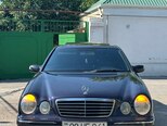 Mercedes E 320-1