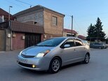 Toyota Prius-12