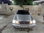 Mercedes E 220-1