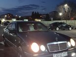 Mercedes E 230-1