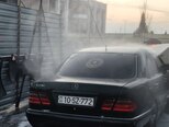 Mercedes E 230-6
