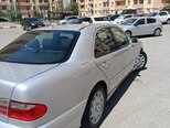 Mercedes E 240-7