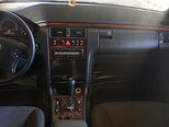 Mercedes E 230-11