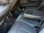 BMW 330e-10