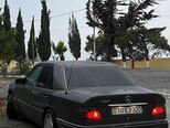 Mercedes E 220-2