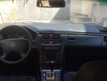 Mercedes E 240-3