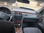 Mercedes E 270-4