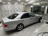 Mercedes E 230-4