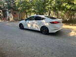 Hyundai Elantra-10