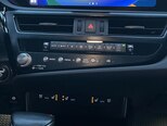 Lexus ES 300h-11