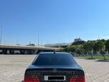 Mercedes E 240-3
