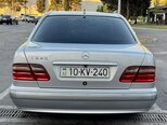 Mercedes E 240-4