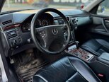 Mercedes E 240-11