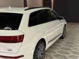 Audi Q7-6