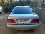 Mercedes E 230-4