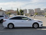 Hyundai Sonata-5