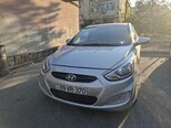 Hyundai Accent-12