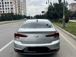 Hyundai Elantra-9