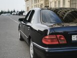 Mercedes E 220-4