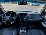 Mitsubishi Pajero-19