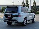 Mitsubishi Pajero-2