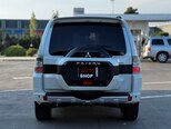 Mitsubishi Pajero-4