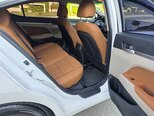 Hyundai Elantra-13